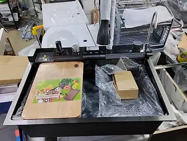 Многофункциональная кухонная мойка с рабочей станцией - Встраиваемая