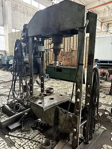 Пресс станок без ЧПУ, Гидравлические