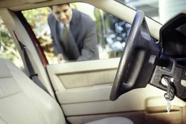 Аварийная вскрытие замков дверей автомобилей авто и дверей ремонт