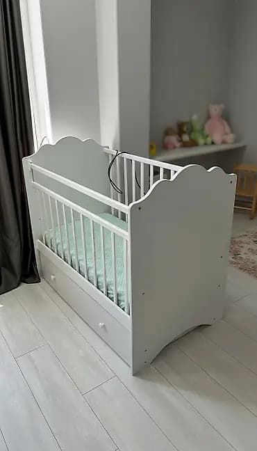 Продается манеж Продаю детский манеж маятник поперечного качания;