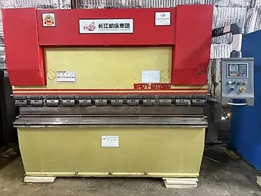 Барак ийүүчү станок ЧПУ менен, Бар