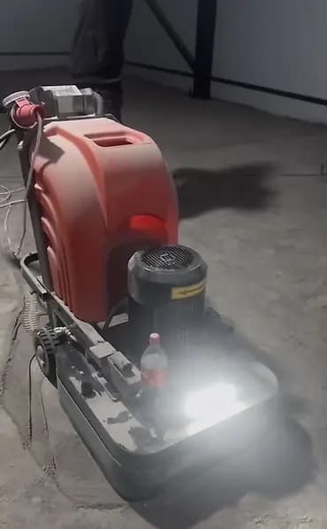 Промышленная шлифовально-полировальная машина для бетонных полов