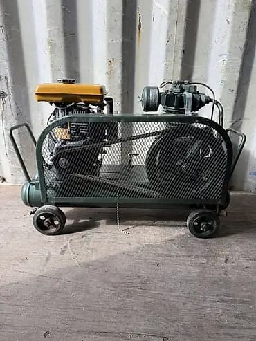 Бензиновый передвижной компрессор Iwata с двигателем Robin Компрессор