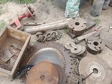 Набор металлических оснасток и деталей для дерево- и металлообработки