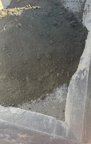 Грунт (чернозём/плодородная земля), навалом - Фракция: от мелкой