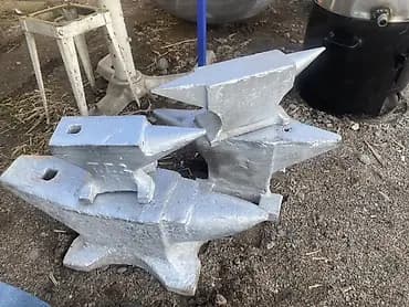 Кузнечные наковальни разных размеров Дөшү, Наковальня Фрезерные