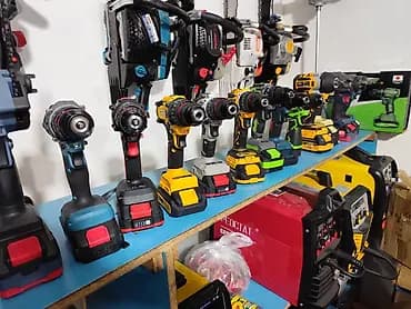 Аккумуляторные шуруповёрты/дрели-шуруповёрты, безщеточные. На витрине