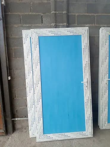 Пластиковая дверь, Новый, Со стеклом