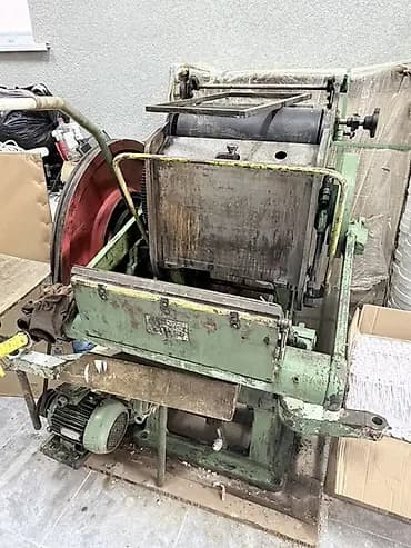 Тигельный пресс (планетарный/ручейковый тип) для высечки, тиснения и