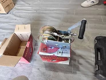 Ручная лебедка с тросом HAND WINCH 2000 lbs. Описание: - Механичес,кая