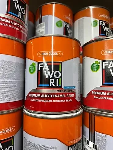 Алкидная эмаль Favwo Ri – это высокоглянцевое покрытие, подходящее для