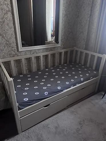 Детская односпальная кровать, Б/у, Для девочки, Для мальчика, С бортиком, Дерево, Самовывоз