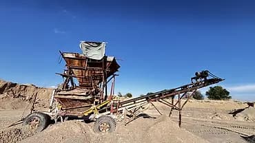 Мобильный сортировочный виброгрохот + ленточный конвейер для инертных