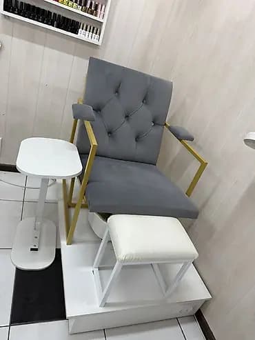 Срочно продам кресло для педикюра,в комплекте паддон,подставка для