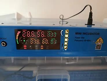 Мини-инкубатор для яиц с электронным управлением - Мощность: 80 Вт -