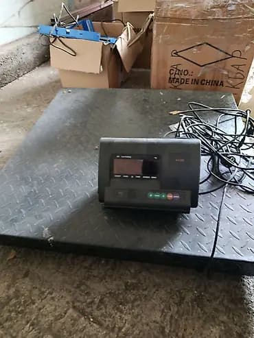 Промышленные напольные весы с платформой и выносным индикатором -