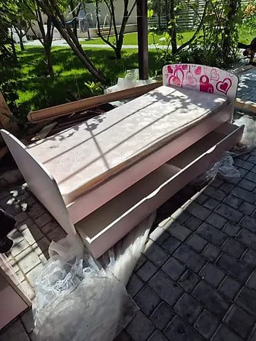 Детская односпальная кровать, Б/у, Для девочки, С матрасом, МДФ, Самовывоз