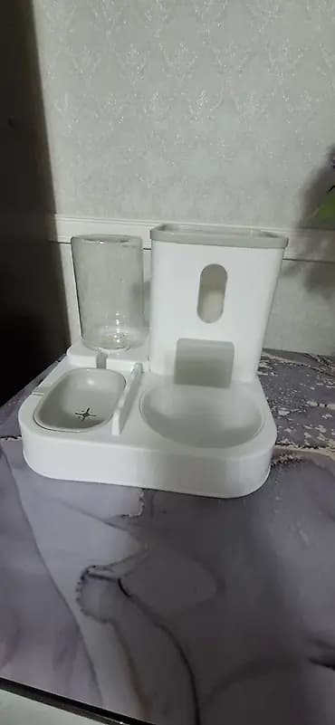 Автоматическая кормушка и поилка для кошек/собак 3-в-1 -