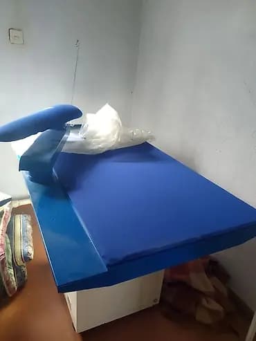 Продам гладильный стол новый.Стол имеет подогрев рабочей поверхности