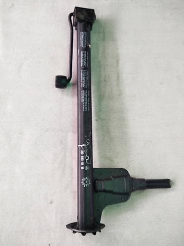 Домкрат винтовой Mercedes-Benz (оригинал) at lalafo.kg Домкрат винтовой Mercedes-Benz (оригинал)