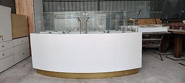 Изогнутая торговая витрина/прилавок с остеклением - Формат at lalafo.kg Изогнутая торговая витрина/прилавок с остеклением - Формат