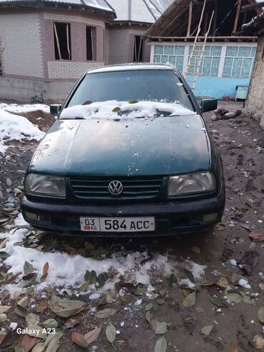 Volkswagen Vento: 1997 г., 1.6 л, Механика, Бензин, Седан at lalafo.kg Volkswagen Vento: 1997 г., 1.6 л, Механика, Бензин, Седан