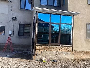 Алюминиевое остекление и входная группа для частного дома. - at lalafo.kg Алюминиевое остекление и входная группа для частного дома. -