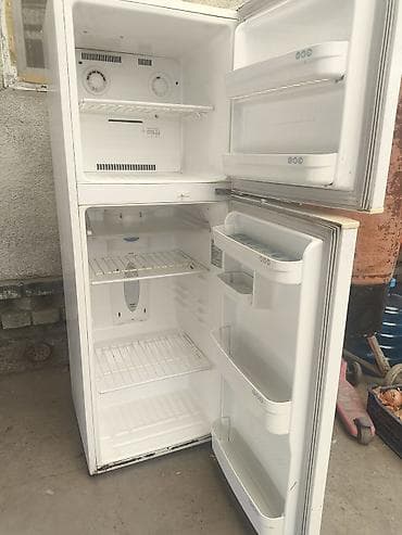 Холодильник LG, Двухкамерный, No frost at lalafo.kg Холодильник LG, Двухкамерный, No frost