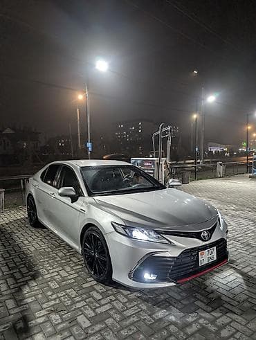Toyota Camry: 2019 г., 2.5 л, Автомат, Гибрид, Седан at lalafo.kg Toyota Camry: 2019 г., 2.5 л, Автомат, Гибрид, Седан