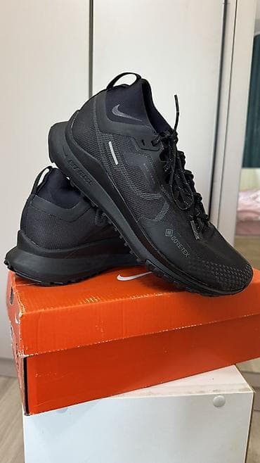 Мужские кроссовки, 40, 40.5, 41, Nike, Б/у, цвет - Черный at lalafo.kg Мужские кроссовки, 40, 40.5, 41, Nike, Б/у, цвет - Черный