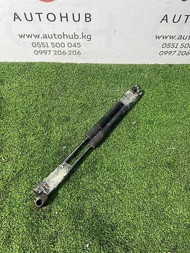 Амортизаторы капота Hyundai, Б/у, Оригинал at lalafo.kg Амортизаторы капота Hyundai, Б/у, Оригинал