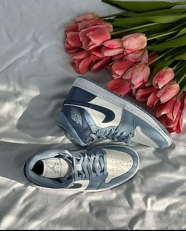 Кроссовки, 38.5, Nike, Б/у, цвет - Голубой, Самовывоз at lalafo.kg Кроссовки, 38.5, Nike, Б/у, цвет - Голубой, Самовывоз