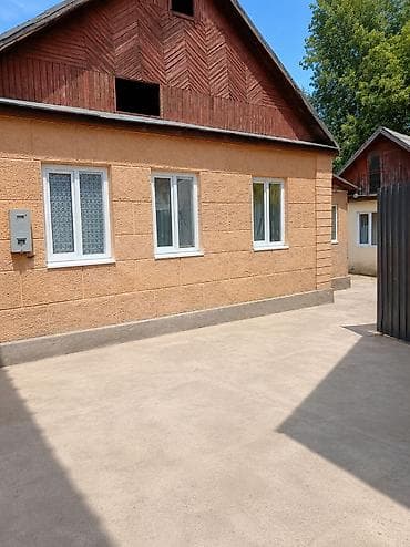 Продается дом 7 соток/кирпичный внутри 2 дома на последнем фотке at lalafo.kg Продается дом 7 соток/кирпичный внутри 2 дома на последнем фотке