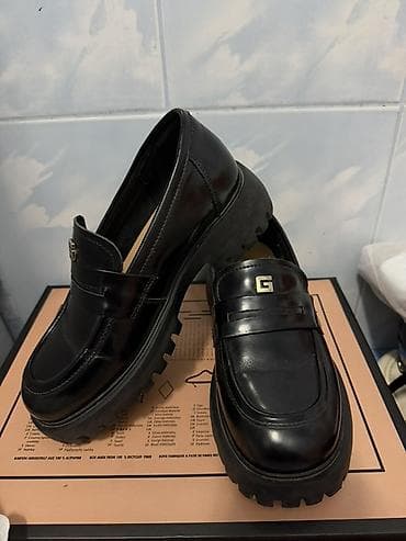 Черные лоферы с массивной протекторной подошвой. - Материал верха at lalafo.kg Черные лоферы с массивной протекторной подошвой. - Материал верха