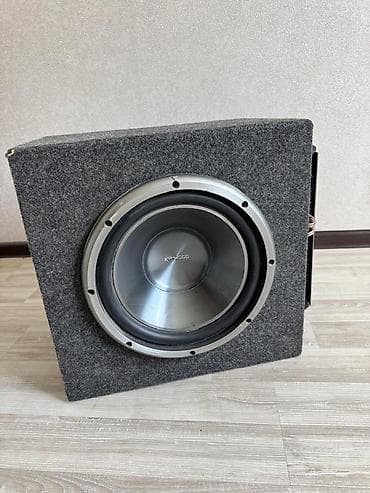 Автомобильный сабвуфер Kenwood в корпусе. Корпус обтянут серым ворсом at lalafo.kg Автомобильный сабвуфер Kenwood в корпусе. Корпус обтянут серым ворсом