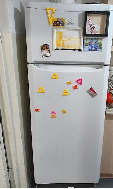 Холодильник Indesit, Двухкамерный, 70 * 180 * 70 at lalafo.kg Холодильник Indesit, Двухкамерный, 70 * 180 * 70