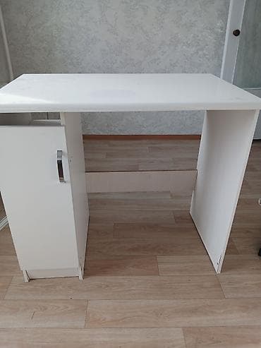 Бычуучу столдор: Компьютердик үстөлү, Колдонулган, Текчелери бар lalafo.kg да — 4 Бычуучу столдор: Компьютердик үстөлү, Колдонулган, Текчелери бар — 4