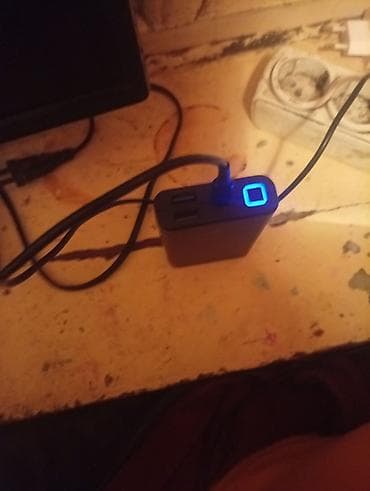 Внешний аккумулятор (power bank) с подсветкой индикатора заряда at lalafo.kg Внешний аккумулятор (power bank) с подсветкой индикатора заряда