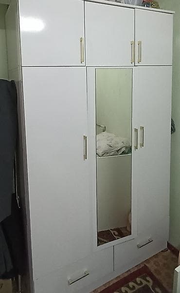 Шифоньер, шкаф для одежды, Б/у, Прямой, ЛДСП at lalafo.kg Шифоньер, шкаф для одежды, Б/у, Прямой, ЛДСП