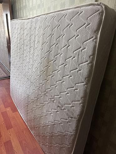 Спальный матрас, Двуспальный, Пружинный, Матрасы средней жесткости at lalafo.kg Спальный матрас, Двуспальный, Пружинный, Матрасы средней жесткости