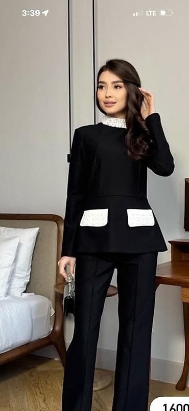 Лосиналар, леггинсылар: Женский брючный костюм в классическом черном цвете с контрастными lalafo.kg да — 1 Лосиналар, леггинсылар: Женский брючный костюм в классическом черном цвете с контрастными — 1