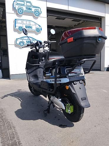 Скутер FASHION/New Power 50–80сс (по наклейкам) с багажным кофром at lalafo.kg Скутер FASHION/New Power 50–80сс (по наклейкам) с багажным кофром