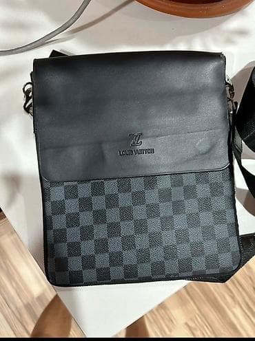 Классическая сумка, Louis Vuitton, Турция, Материал: Комбинированный материал, Застежка на молнии, Мужские, Б/у at lalafo.kg Классическая сумка, Louis Vuitton, Турция, Материал: Комбинированный материал, Застежка на молнии, Мужские, Б/у