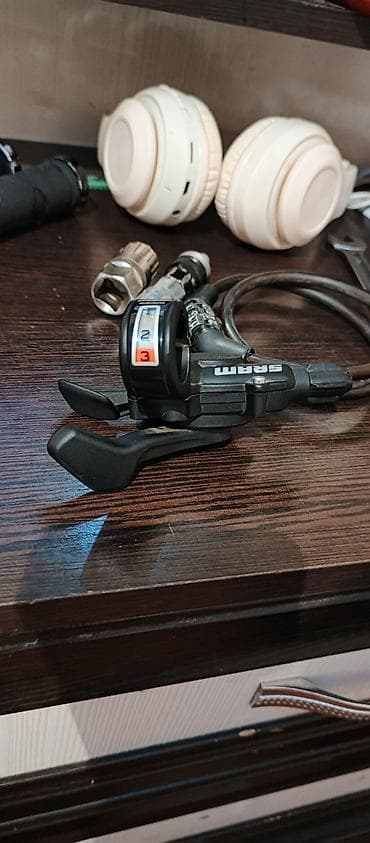 Левый триггерный переключатель передач SRAM, б/у в идеальном lalafo.kg да Левый триггерный переключатель передач SRAM, б/у в идеальном