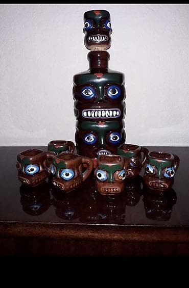 Ликёрный набор для алкогольных напитков. Графин и 6 миникружек at lalafo.kg Ликёрный набор для алкогольных напитков. Графин и 6 миникружек