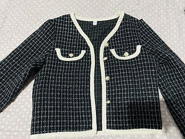 Шикарный твидовый пиджак в стиле Old Money Продаю очень красивый at lalafo.kg Шикарный твидовый пиджак в стиле Old Money Продаю очень красивый