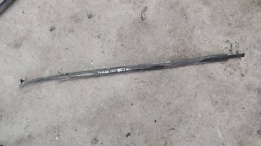 Mazda 121 Молдинг стекла двери Мазда 121 накладка стекла Передний at lalafo.kg Mazda 121 Молдинг стекла двери Мазда 121 накладка стекла Передний