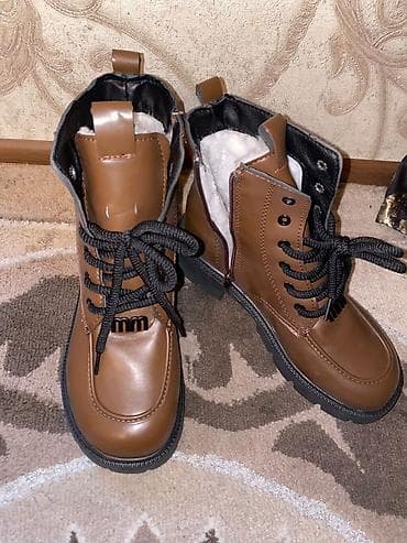 Продаю обувь новые и б/у.Серые сапоги 40 р.один раз одеты были.цена at lalafo.kg Продаю обувь новые и б/у.Серые сапоги 40 р.один раз одеты были.цена