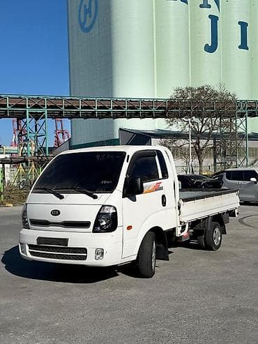 Kia BONGO: 2019 г., 2.5 л, Механика, Дизель at lalafo.kg Kia BONGO: 2019 г., 2.5 л, Механика, Дизель