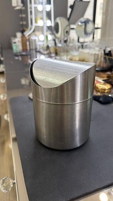 Настольное мусорное ведро Икеа из нержавеющей стали с маятниковой at lalafo.kg Настольное мусорное ведро Икеа из нержавеющей стали с маятниковой